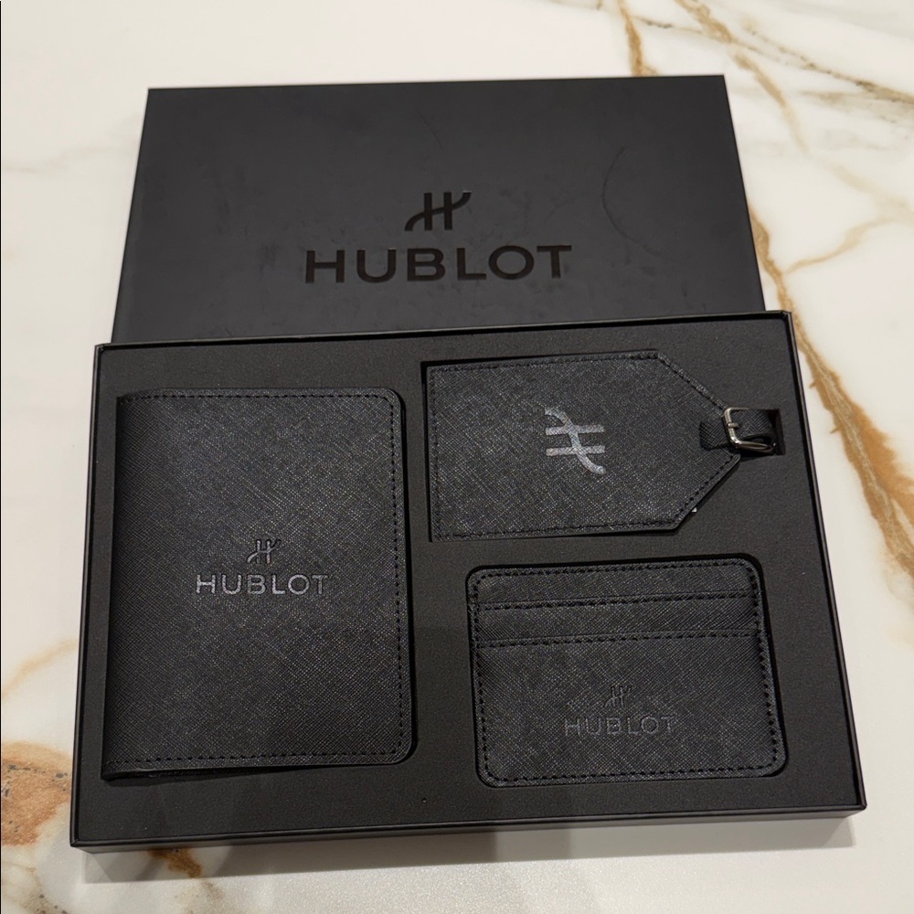 Hublot Gray Key & Card Holder Set